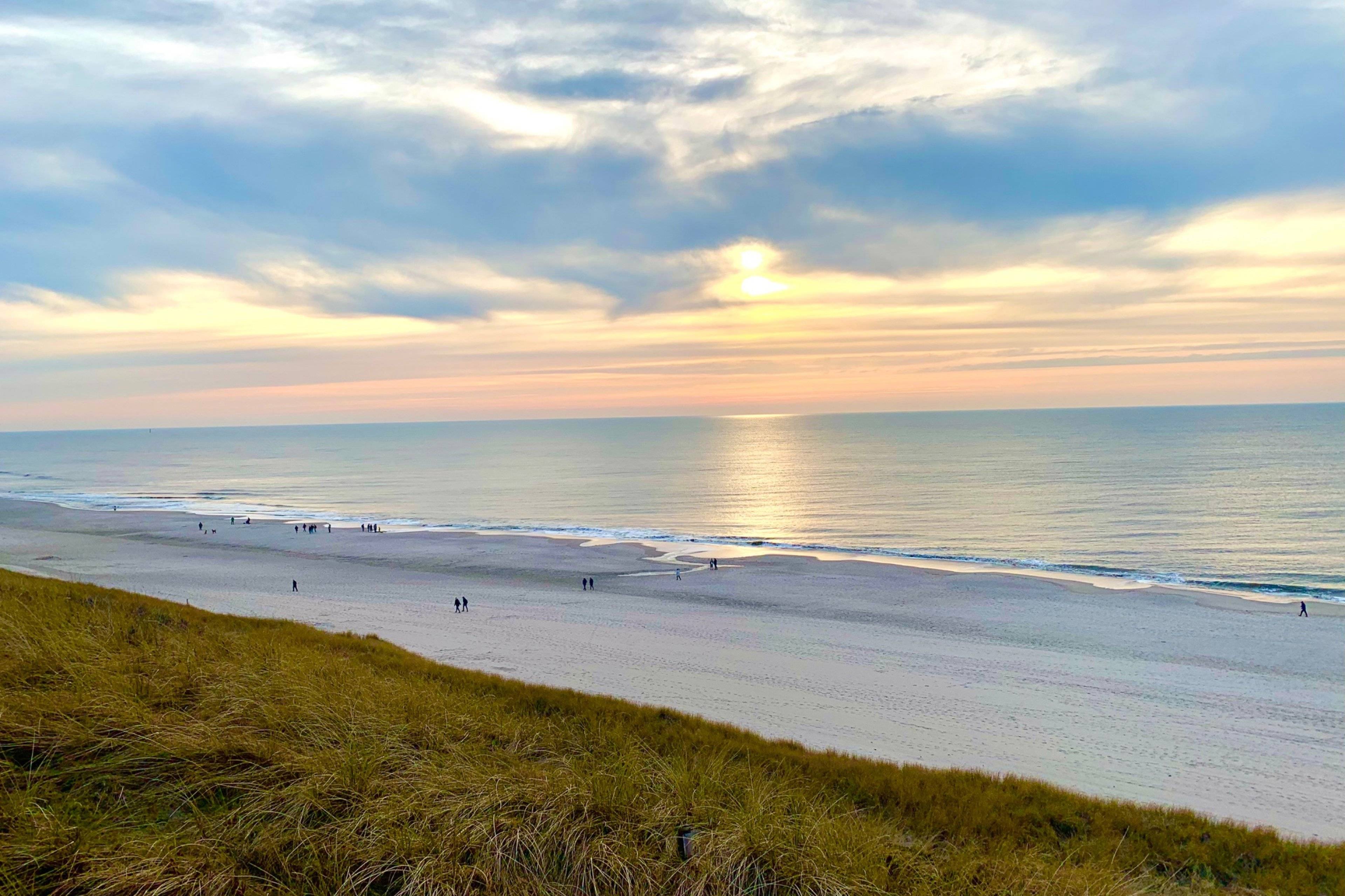 Erlebe traumhafte Sonnenuntergänge am Meer