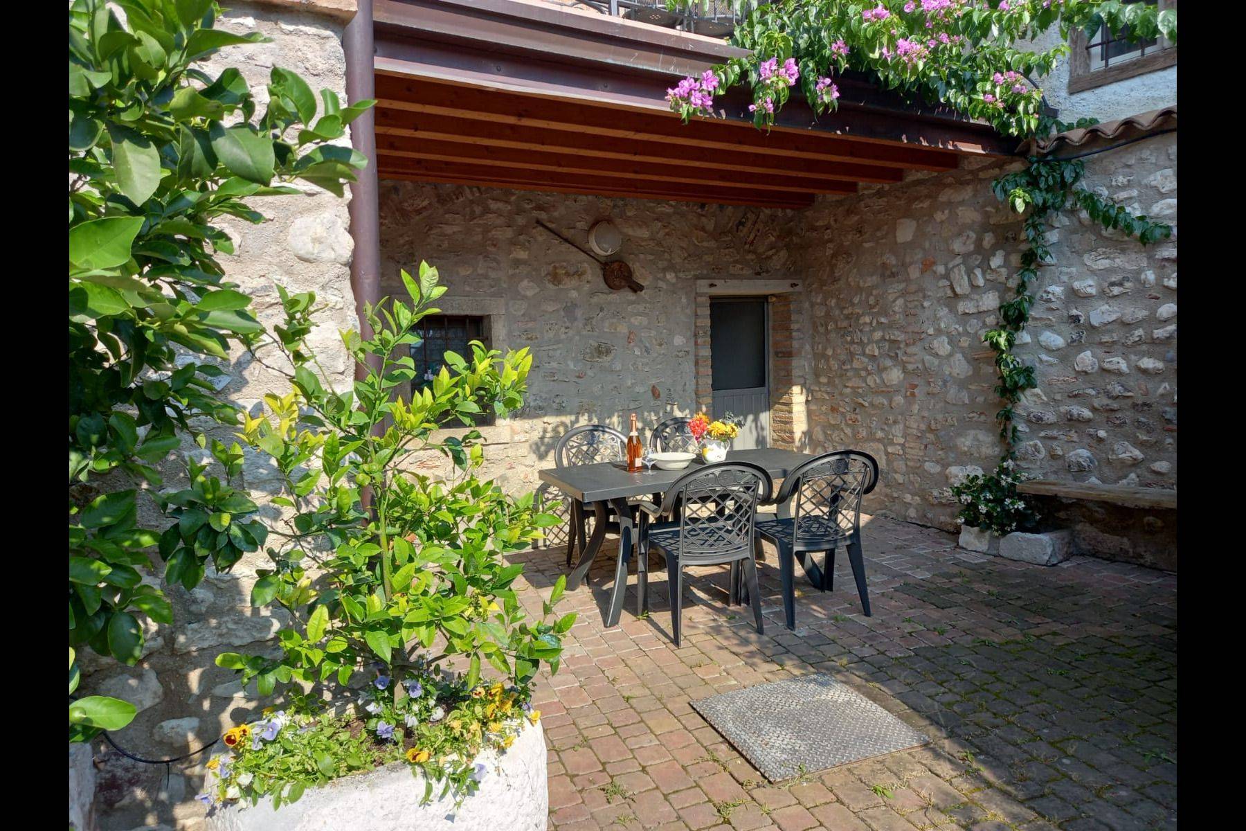 Sitzplatz Viola im Patio