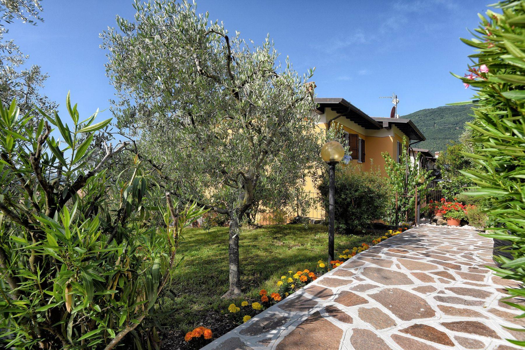 Zugang zum Haus mit 5 Wohneinheiten