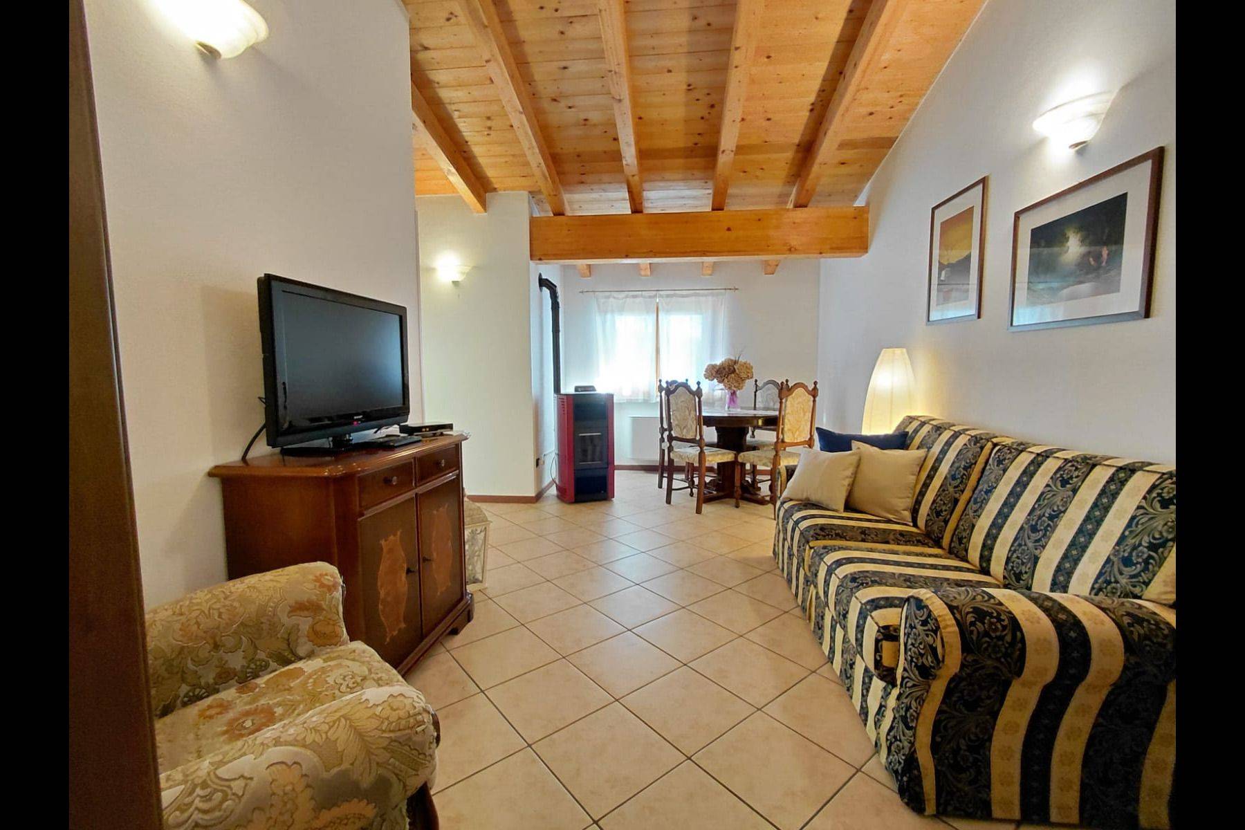 Casa Maja Tignale Gardasee Wohn-Essbereich