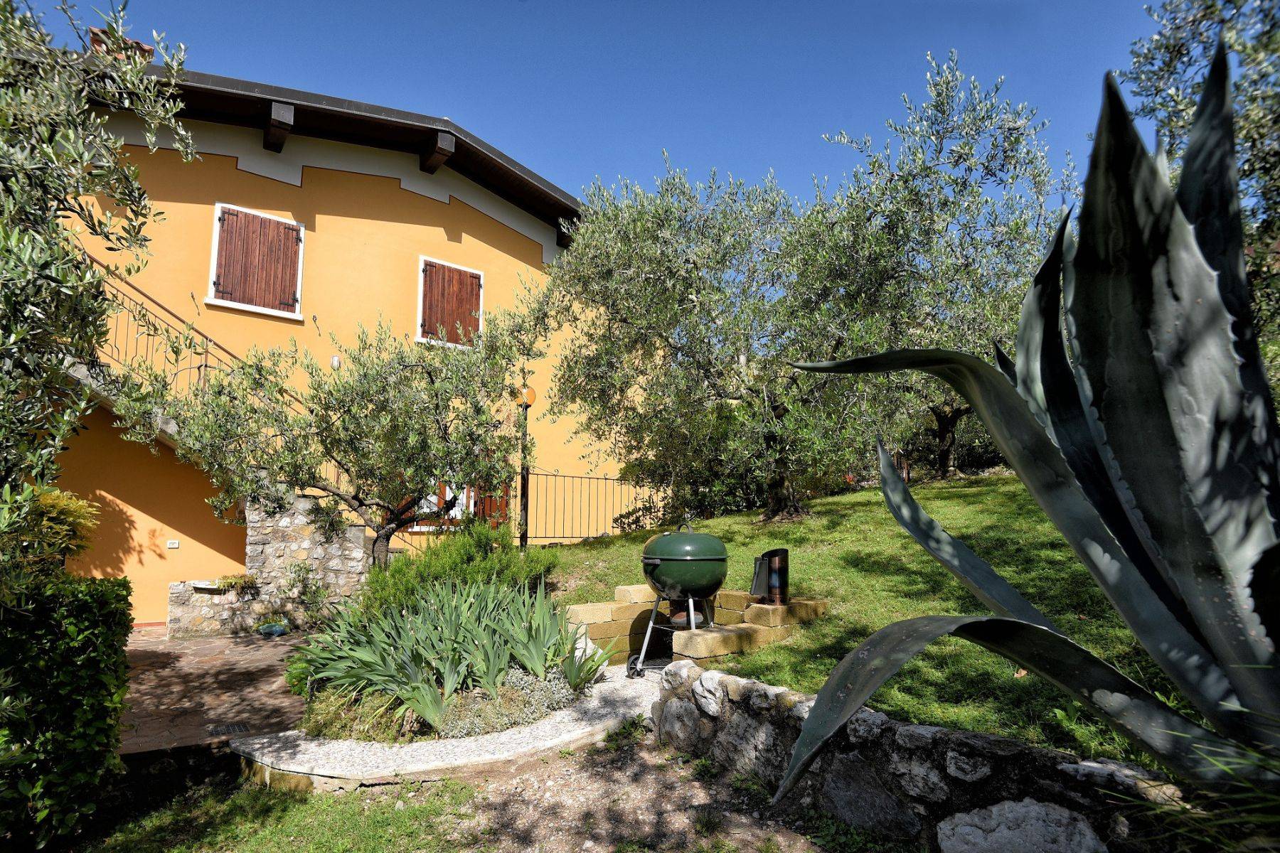 Gemeinschaftsgarten mit Grillmöglichkeit