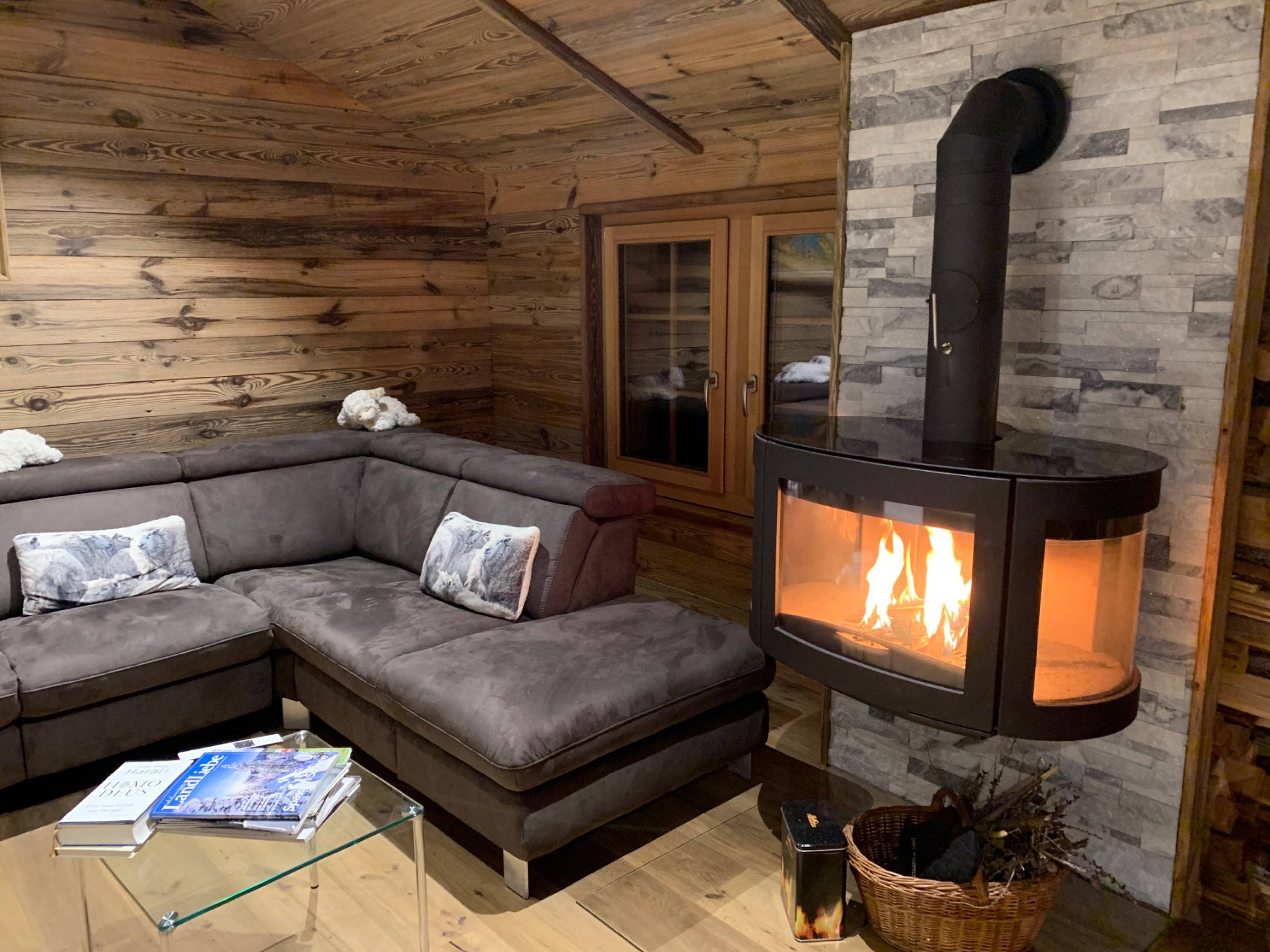 Schwedenofen und Sitzecke