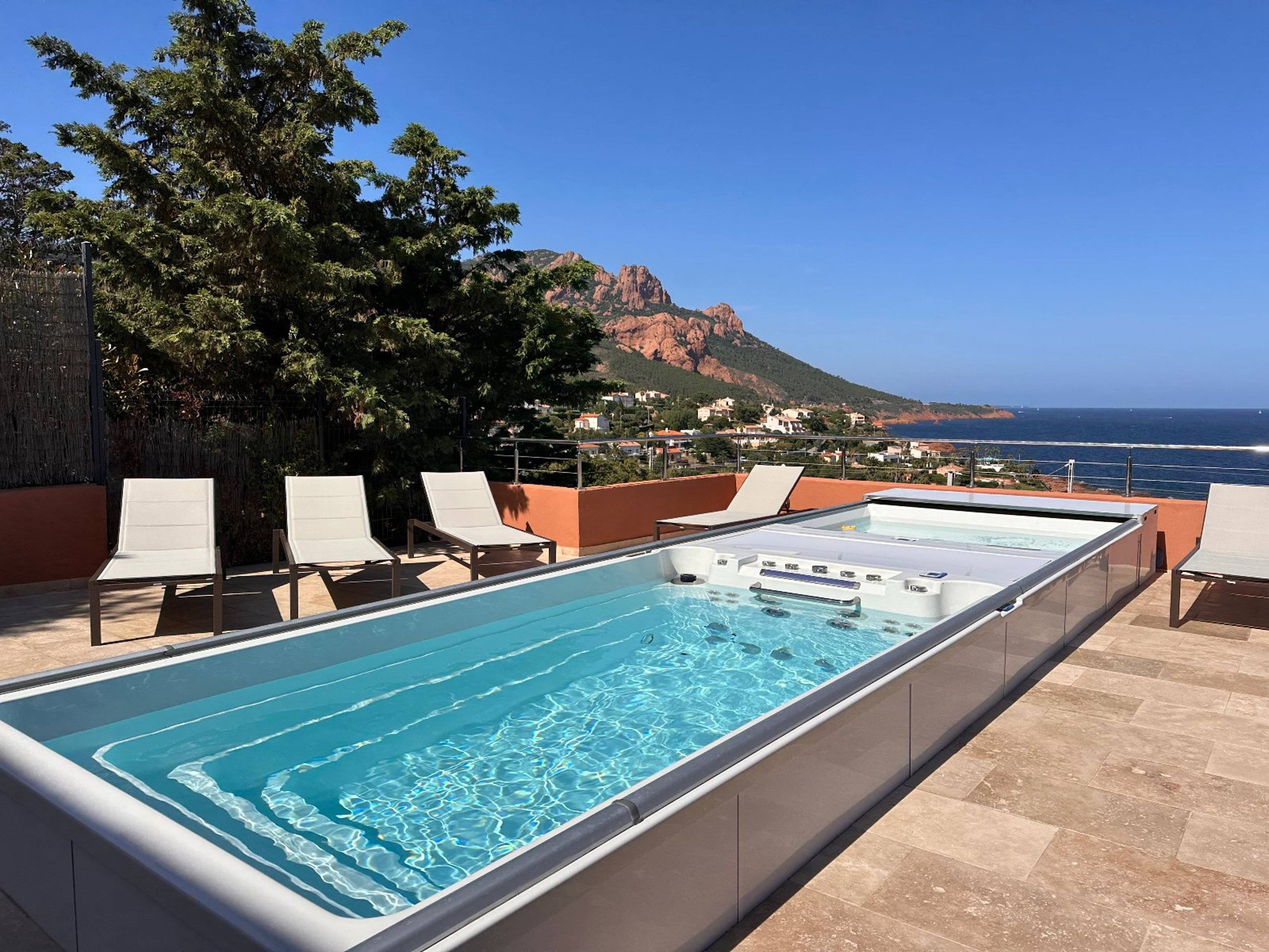 Whirlpool, Schwimm Spa mit grandiosem Meerblick