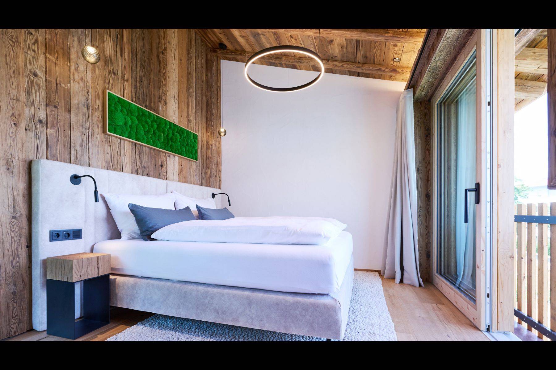 Schlafzimmer 1