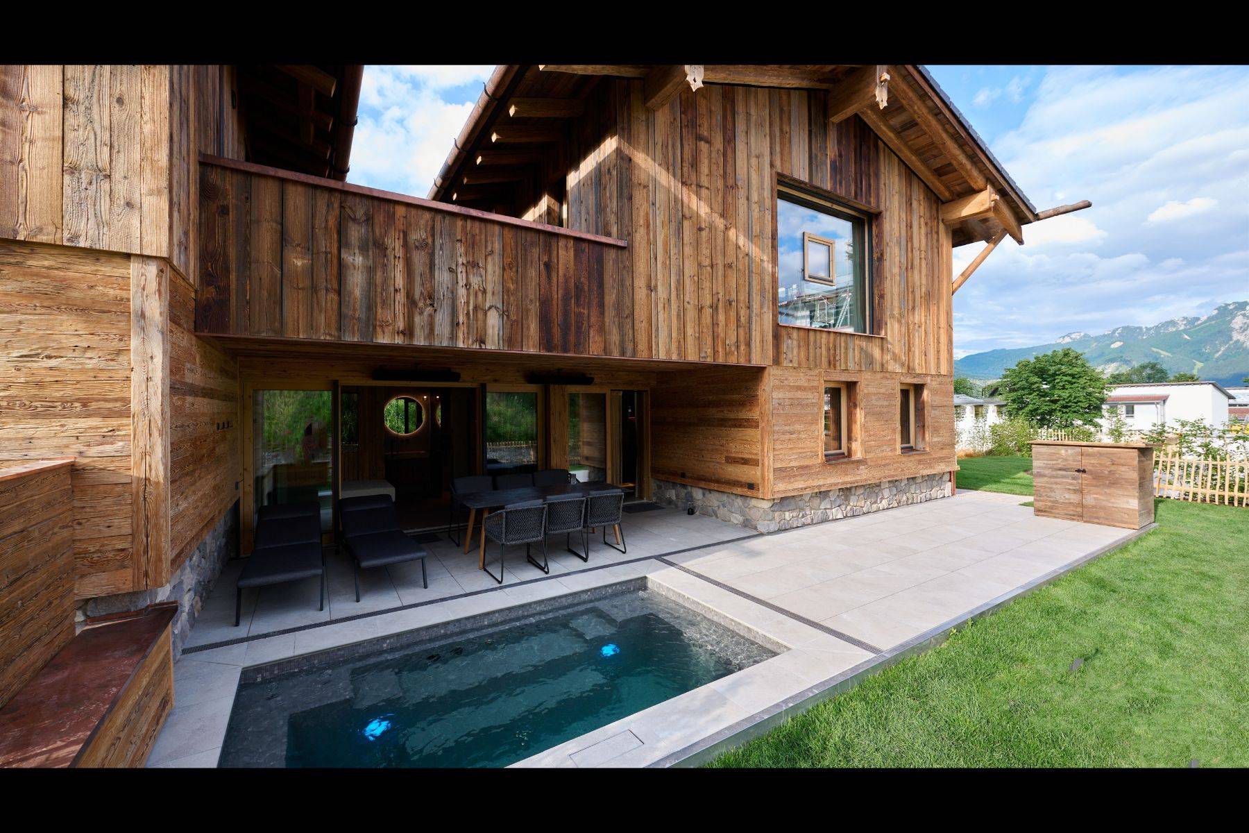 Terrasse mit Pool
