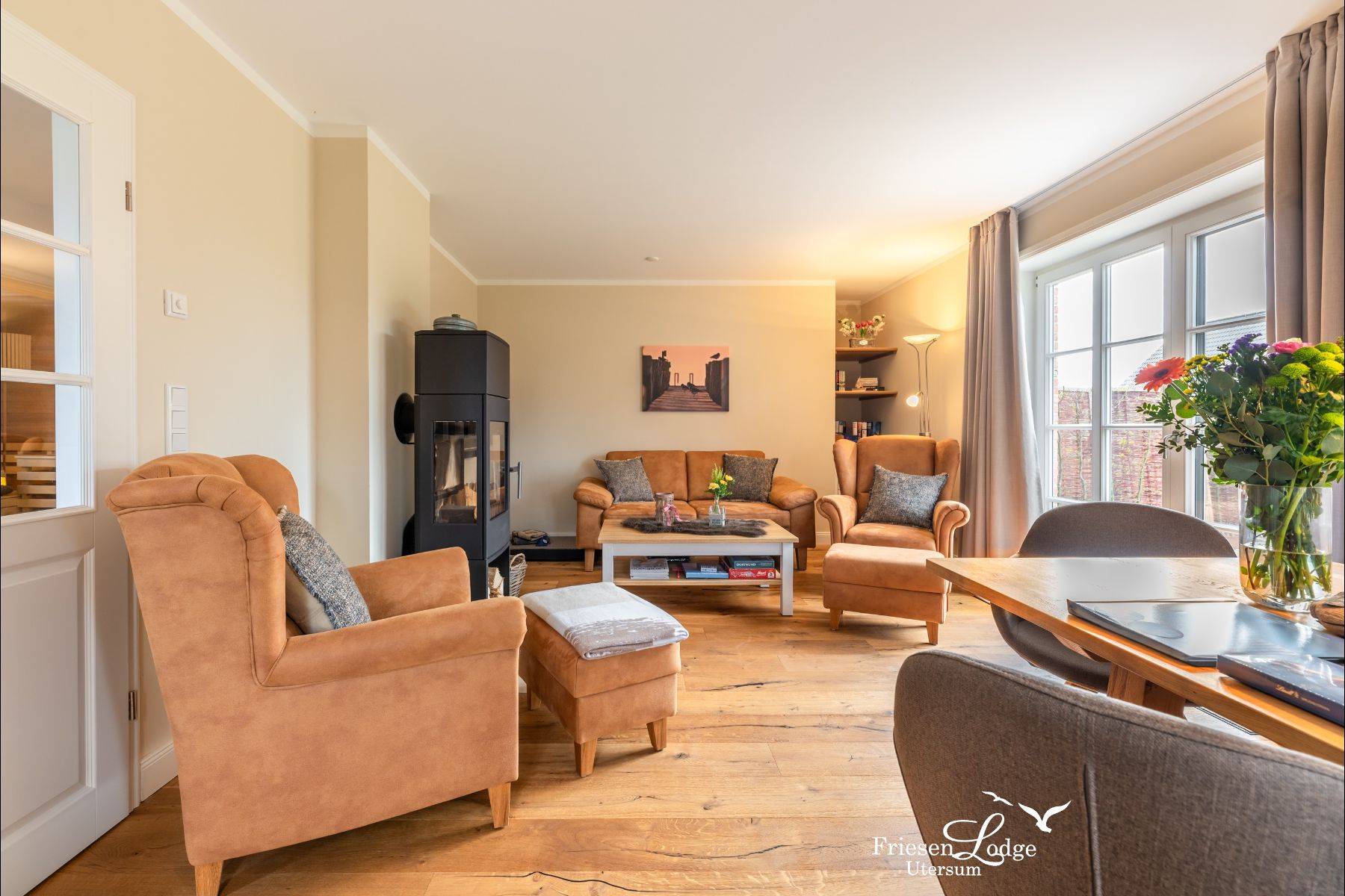 hyggeliger Wohn- Essbereich mit Kaminofen