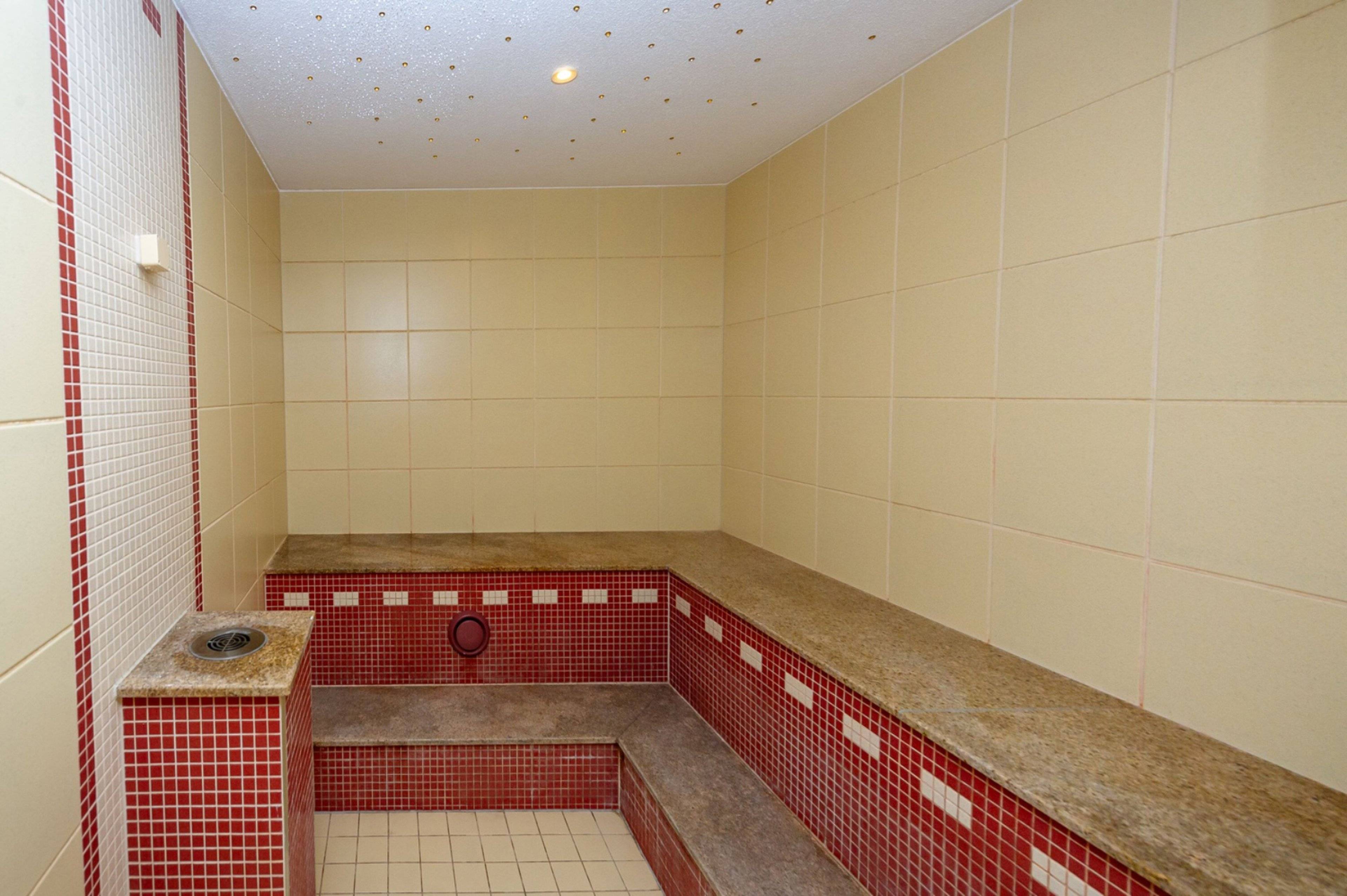Entspannen Sie in der Sauna oder im Dampfbad