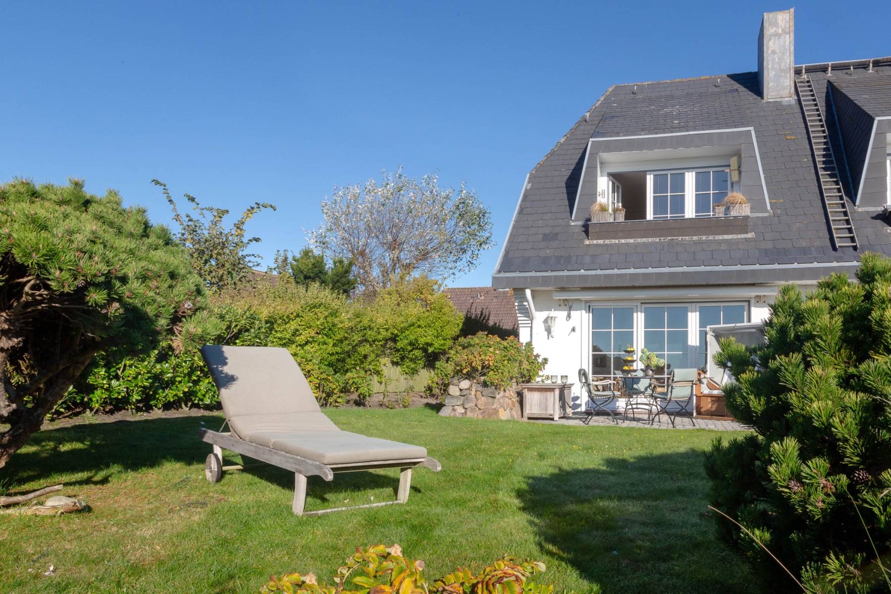 Exklusive Gartenmöbel von Garpa laden zum Entspannen ein