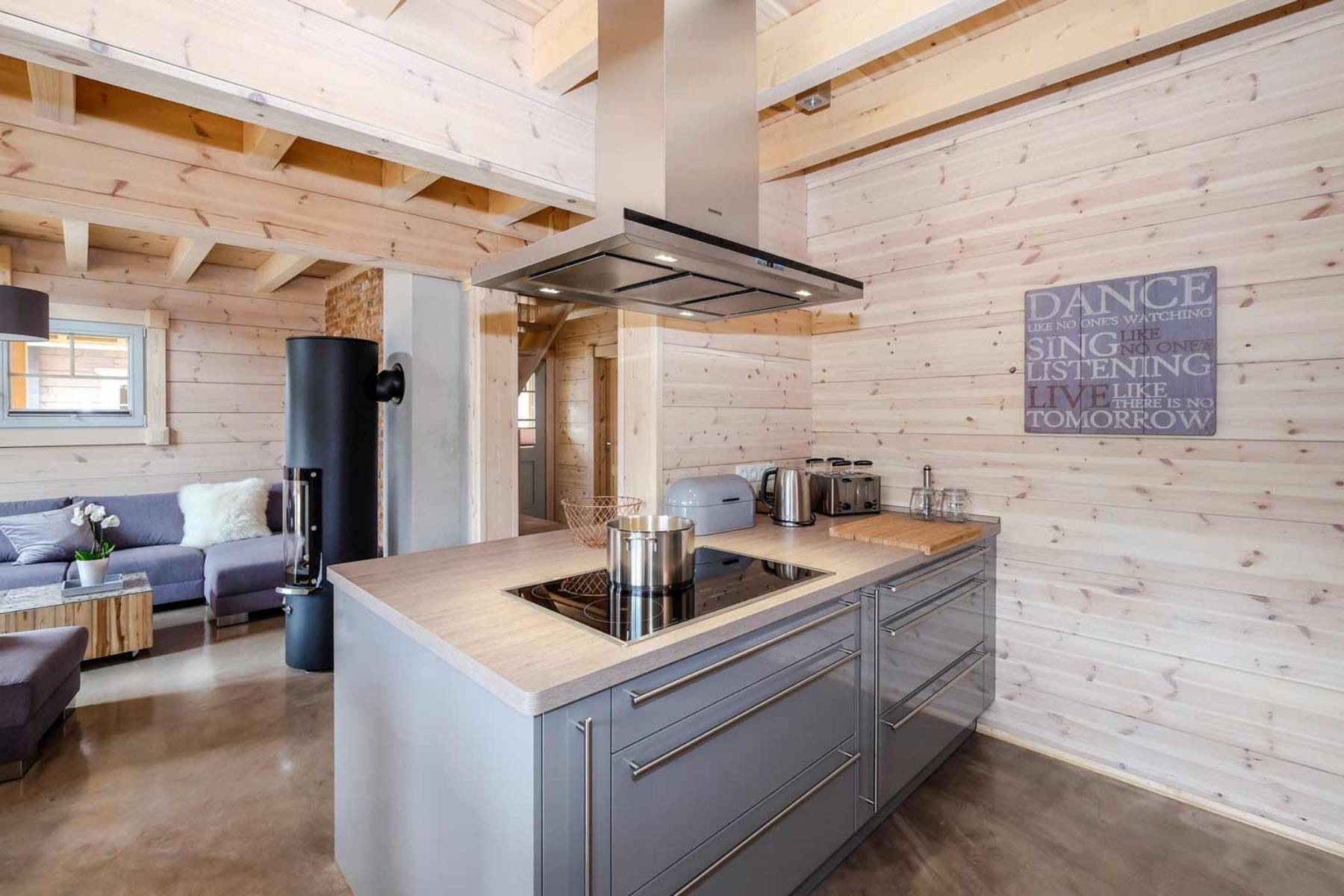 Kochen mit Freude an der Kochinsel