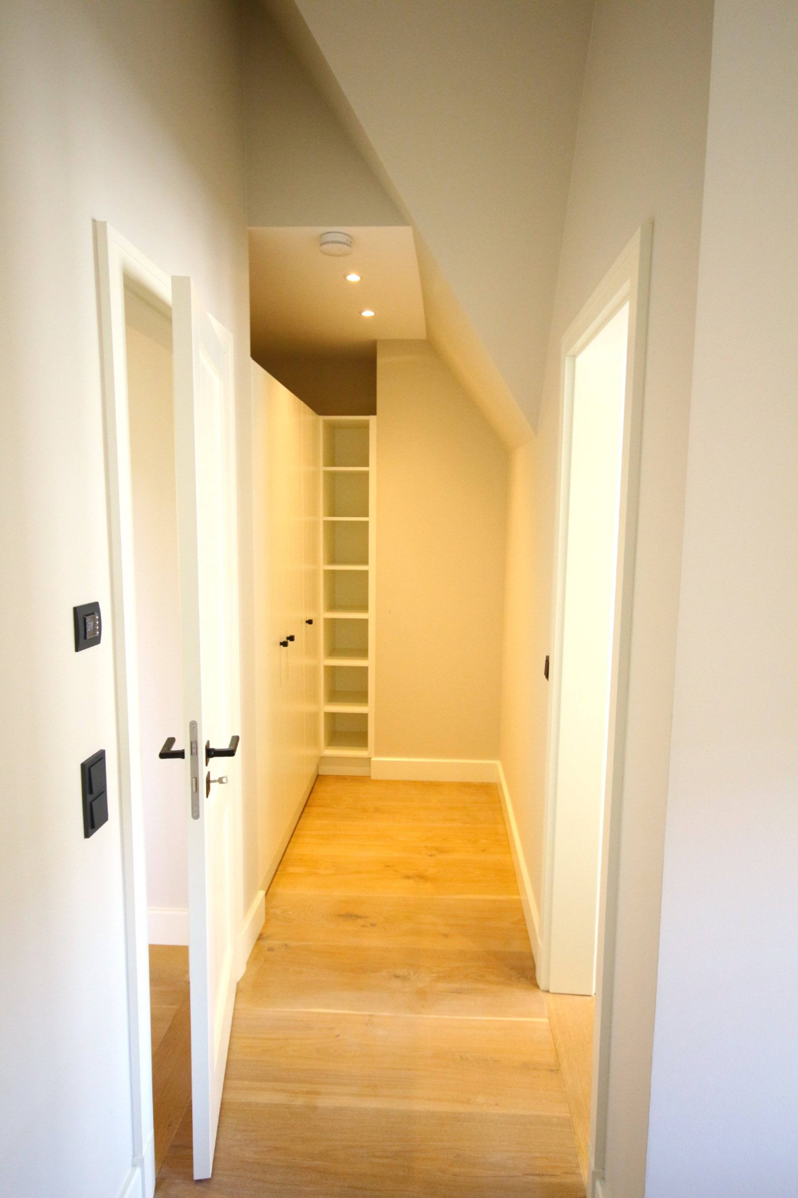 Schlafzimmer mit separater Ankleide