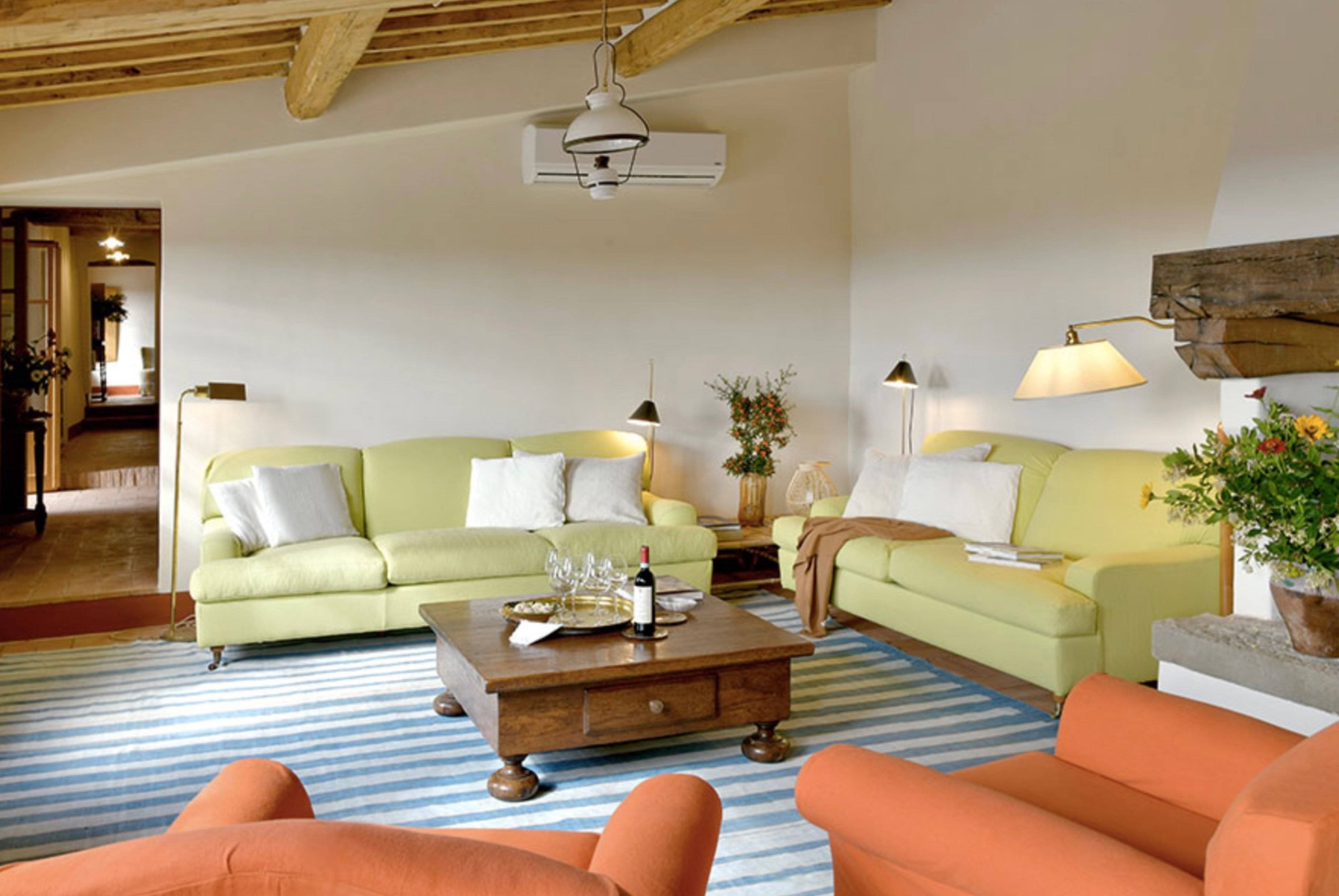 Villa Badia Bassa in Lucignano