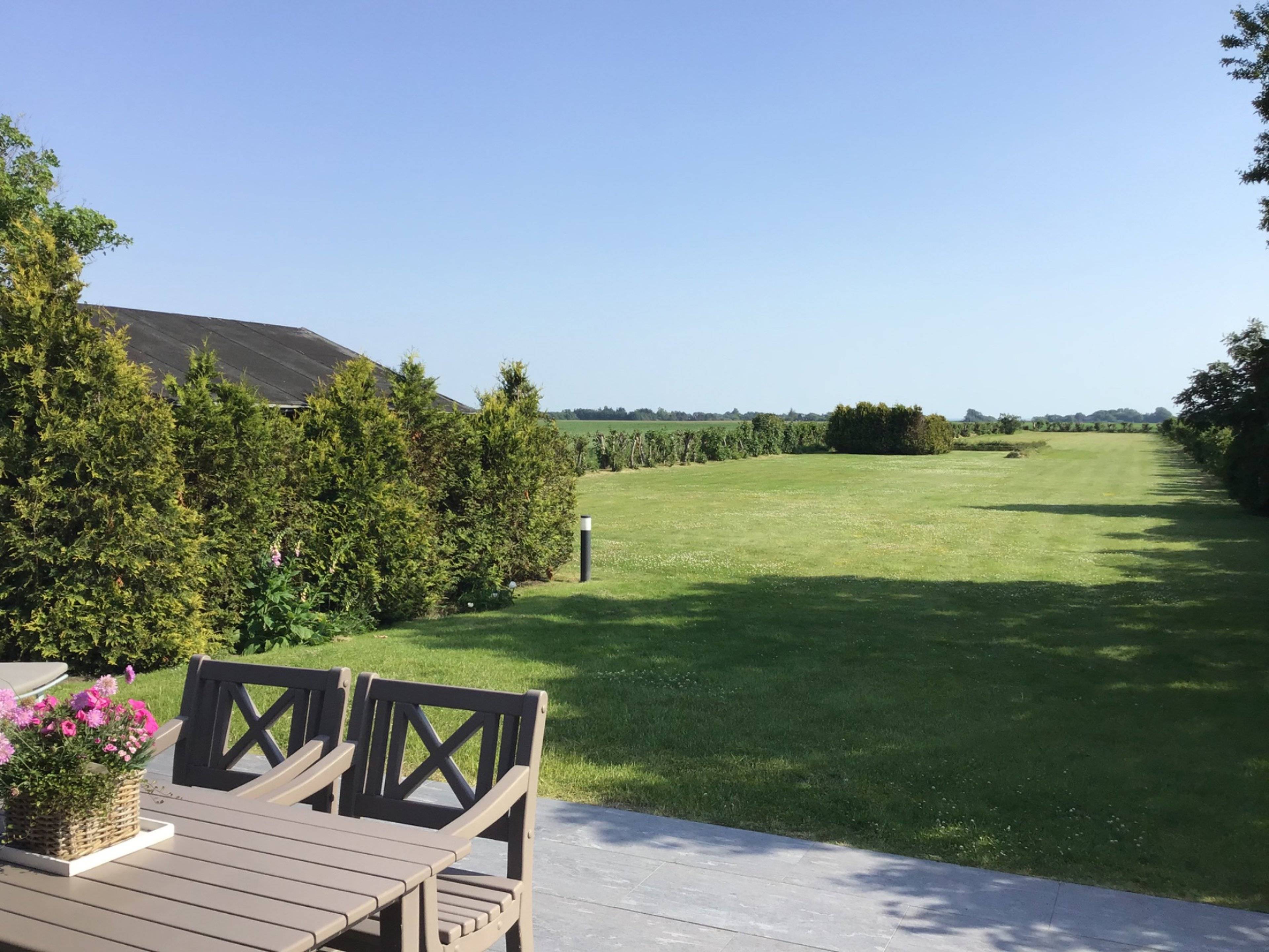 Der weitläufige Blick von der Terrasse des Ferienhaus Terpstich