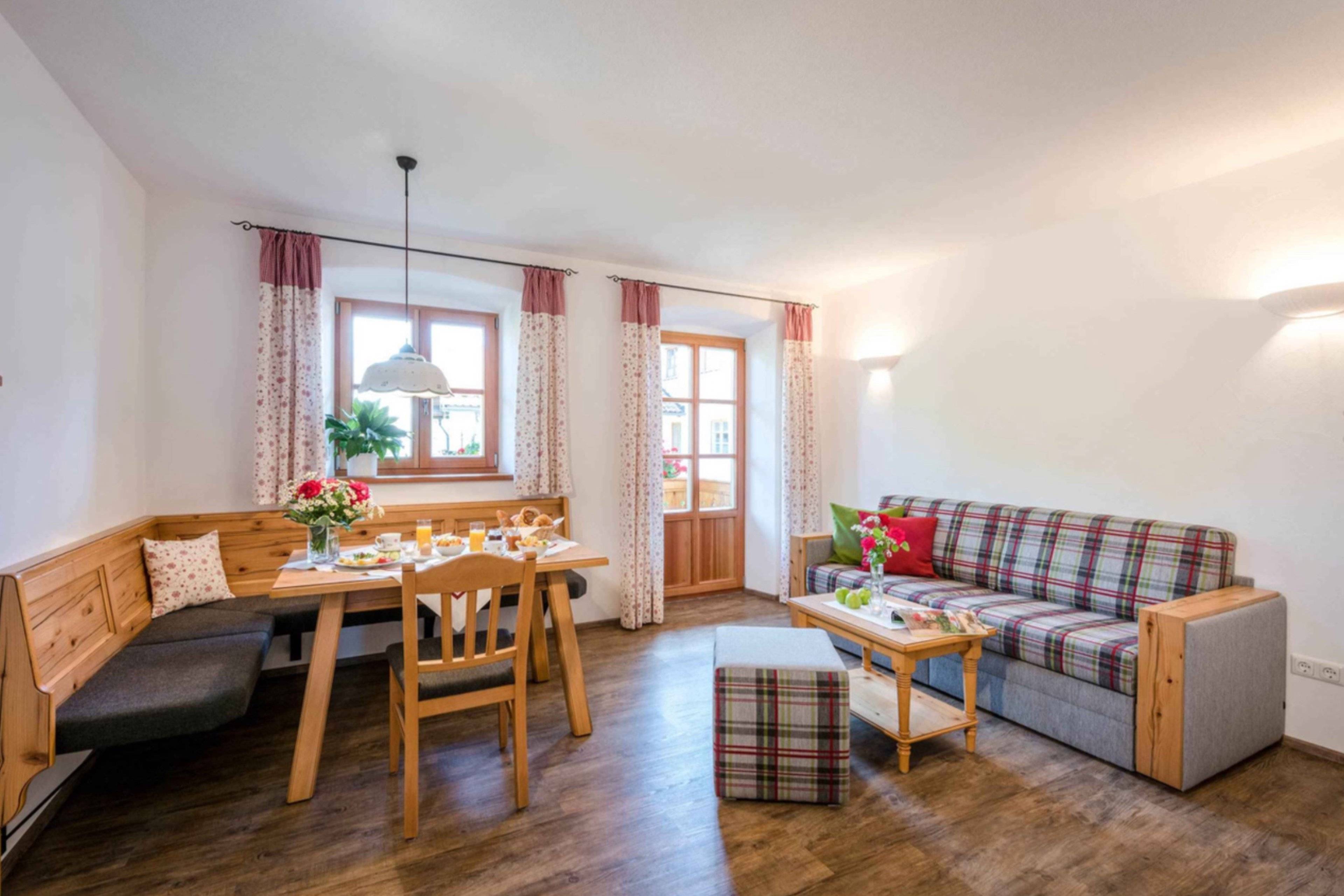 Ferienwohnung Beim Paulfischer - Eckbankerl in Chieming