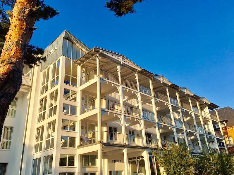 Die historische Villa Freia wurde liebevoll saniert und reiht sich die Villen der Bäderarchitektur ein