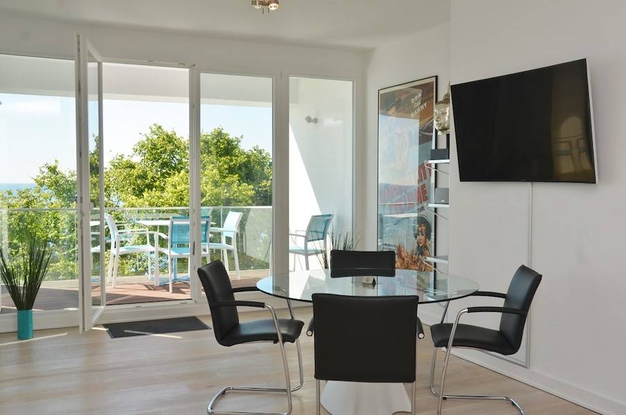 Genießen Sie ihre Mahlzeit bei einer frischen Meeresbrise!
