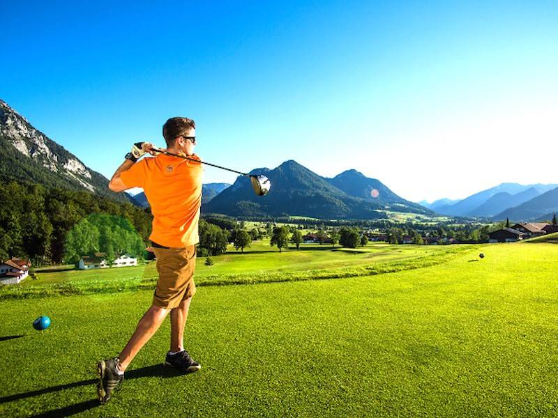 Mehrere Golfplätze stehen in der Region zur Auswahl.