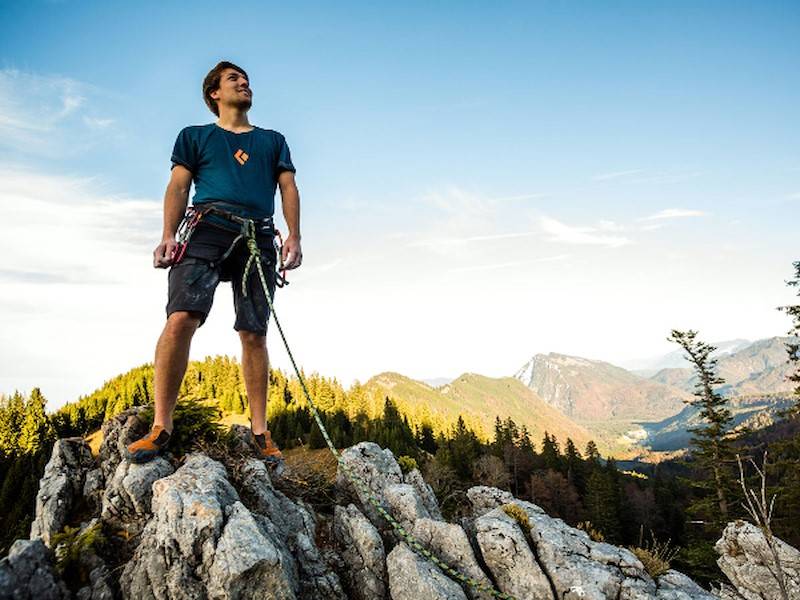 Erklimmen Sie die Berge.