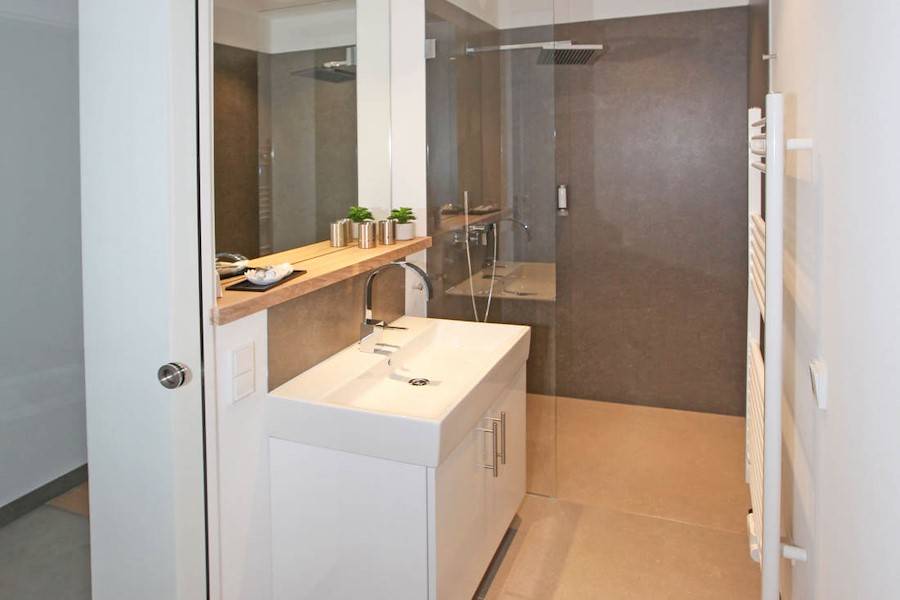 Bad en Suite mit Walk-In-Dusche