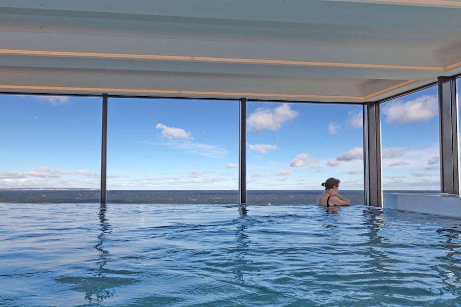 Himmel und Wasser fliessen ineinander über