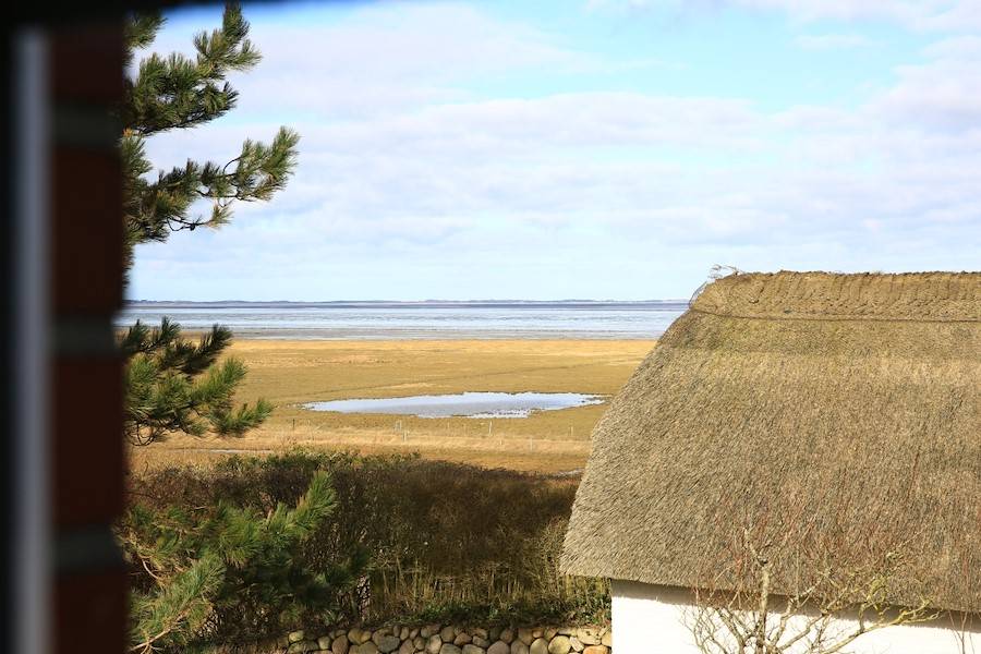 Der Ausblick vom Esstisch auf das Wattenmeer. 