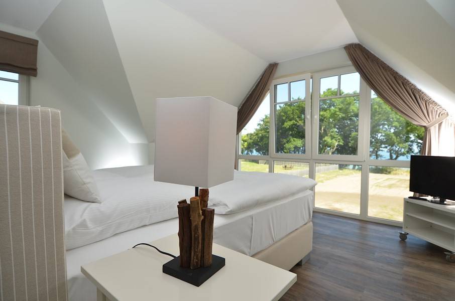 Das Hauptschlafzimmer ermöglicht einen traumhaften Blick auf das Meer