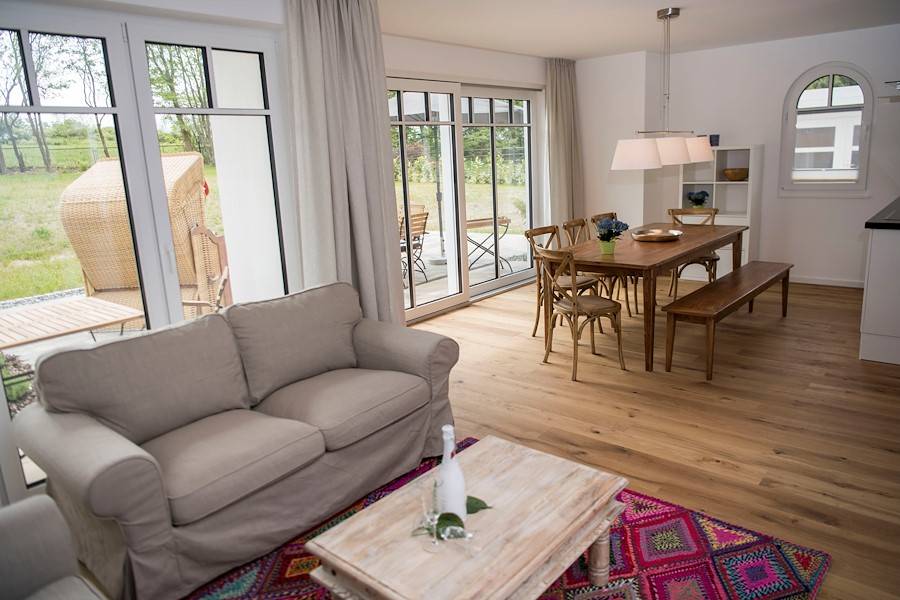 Lichtdurchflutet und offener Wohn-Essbereich mit Ausgand zur Terrasse