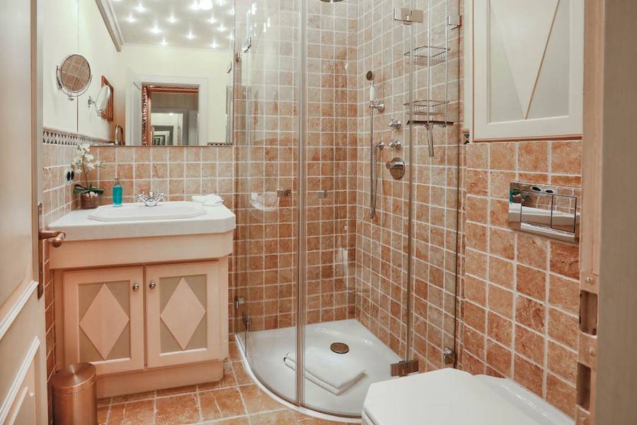 Das Duschbad mit hochwertigem Sanitär