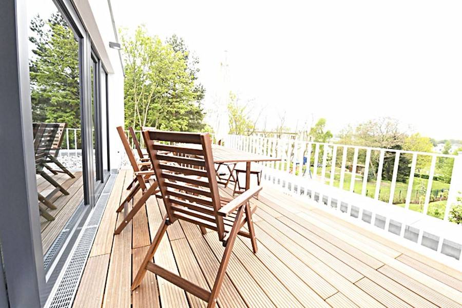 Zelebrieren Sie einen wunderbaren Ausblick über Sellin von der Dachterrasse mit Südwestausrichtung.