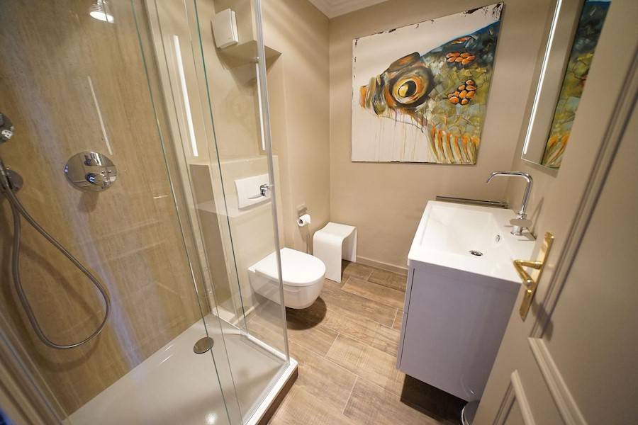 Das neu sanierte Badezimmer.