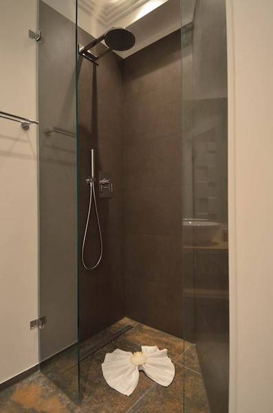 Das Badezimmer mit Walk-In Dusche