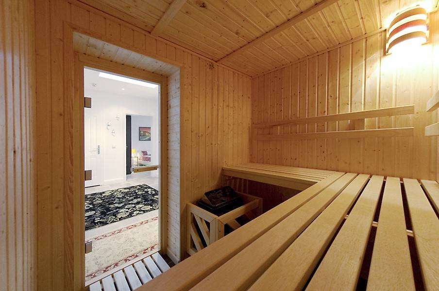 Genießen Sie die eigene Sauna bei kühleren Tagen