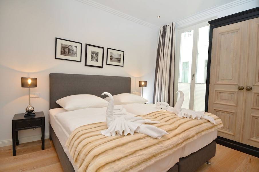 Das 2. Schlafzimmer mit Kleiderschrank