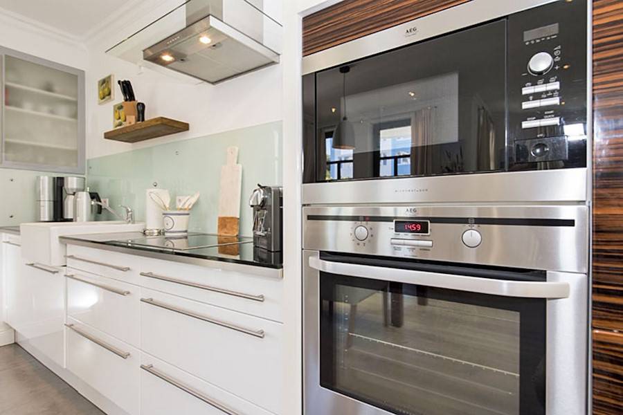 Hochwertige Küche, in der Ihnen an nichts fehlen wird