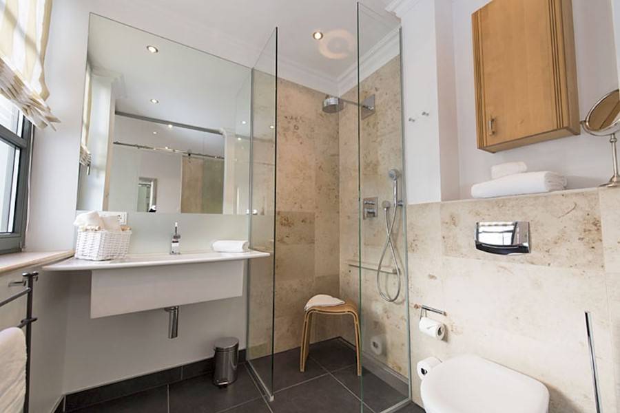 Duschbad mit Walk-In Dusche