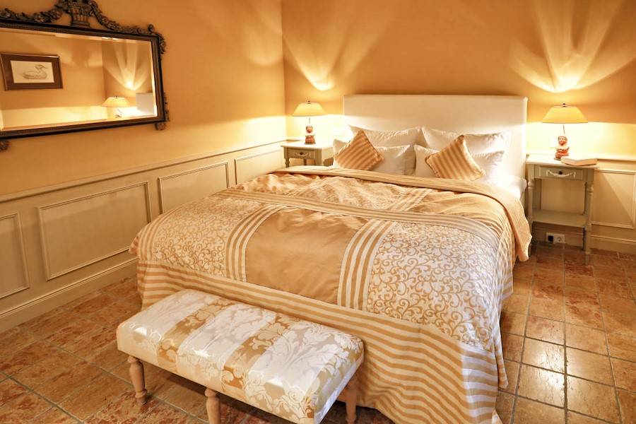 Wir wünschen Ihnen eine angenehme Nachtruhe.