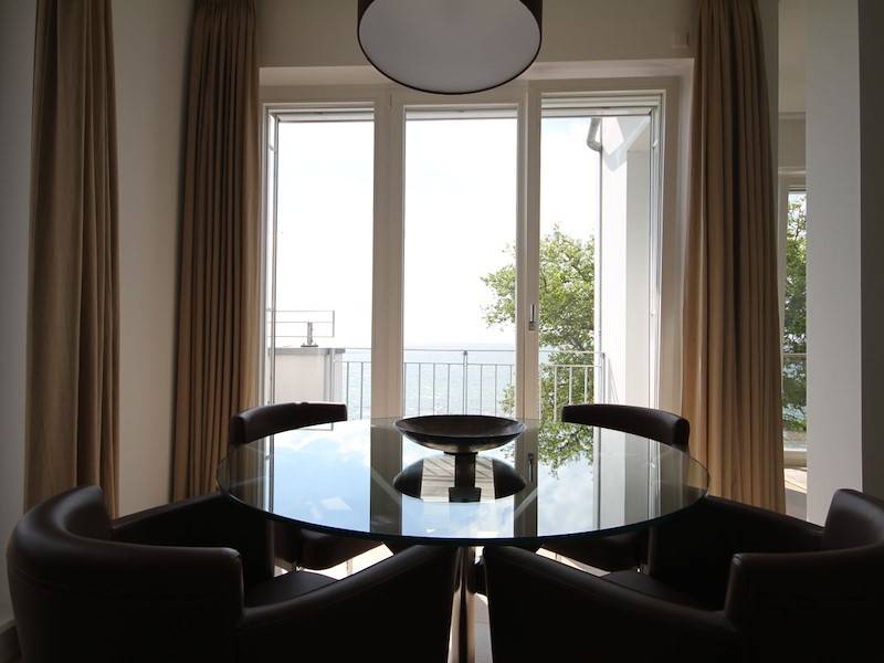 Genießen Sie den Meerblick schon beim Frühstück.
