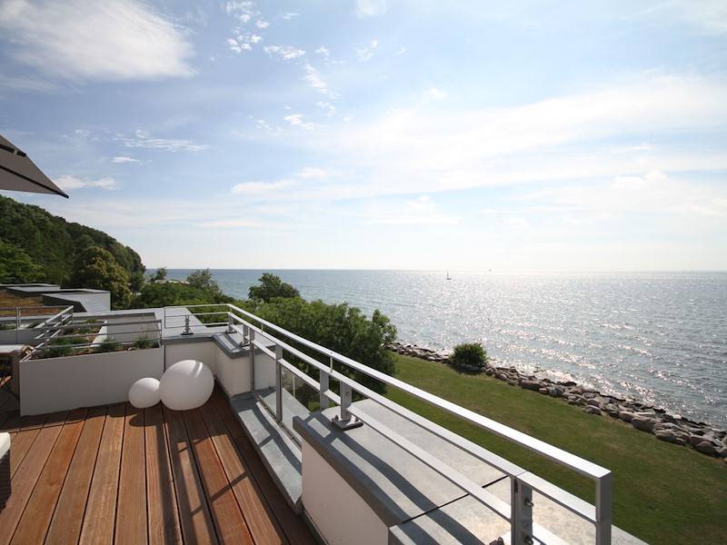 Viel näher zum Wasser kann man kaum wohnen...