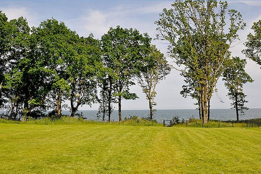 Das 3.000 m² große Grundstück mit Meerblick
