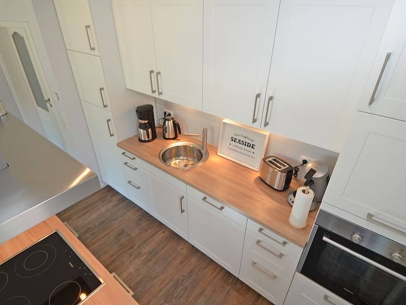 Bestens ausgestattet ist die offene Küche im Ferienhaus