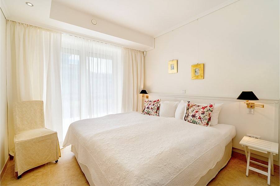 Auf Wunsch erhalten Sie wahlweise Daunen- oder Synthetik- Bettdecken oder Kopfkissen.