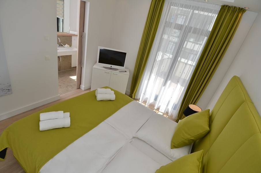 Möchten Sie vor dem einschlafen noch ein Krimi aus dem Bett ansehen?