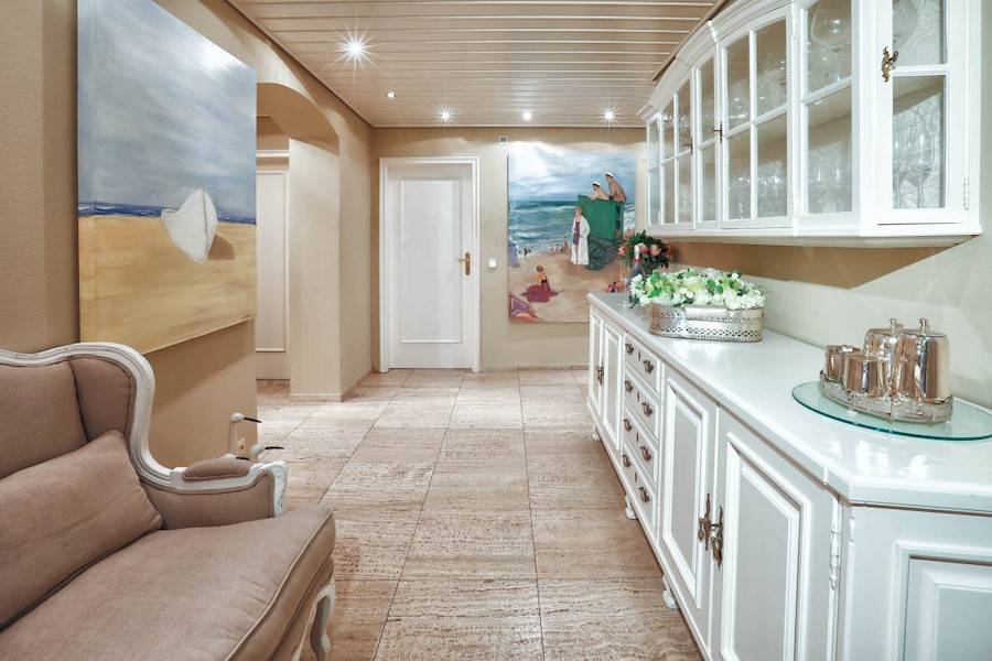 Viel Platz bietet auch die großzügige Diele
