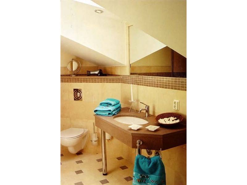 Die Duschbäder sind mit einer Fussbodenheizung versehen.