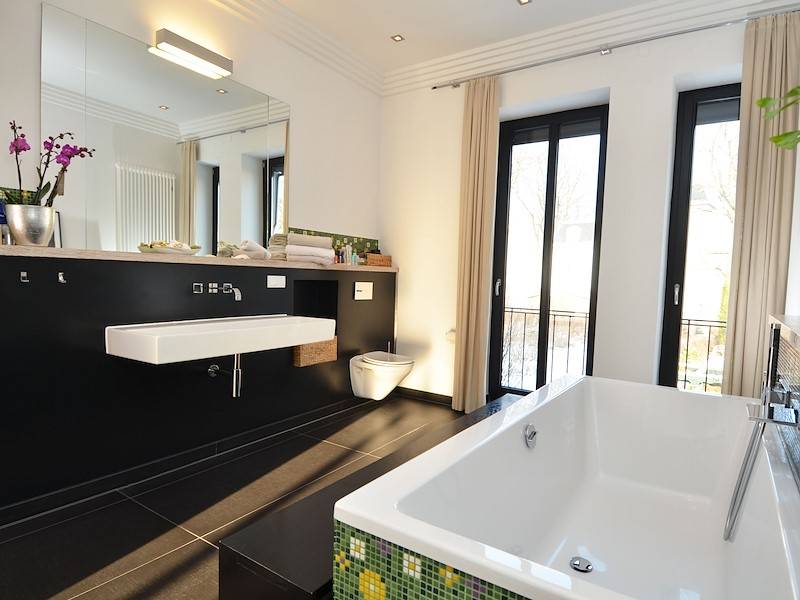 Im großen Bad en suite kann es schon mal länger dauern...