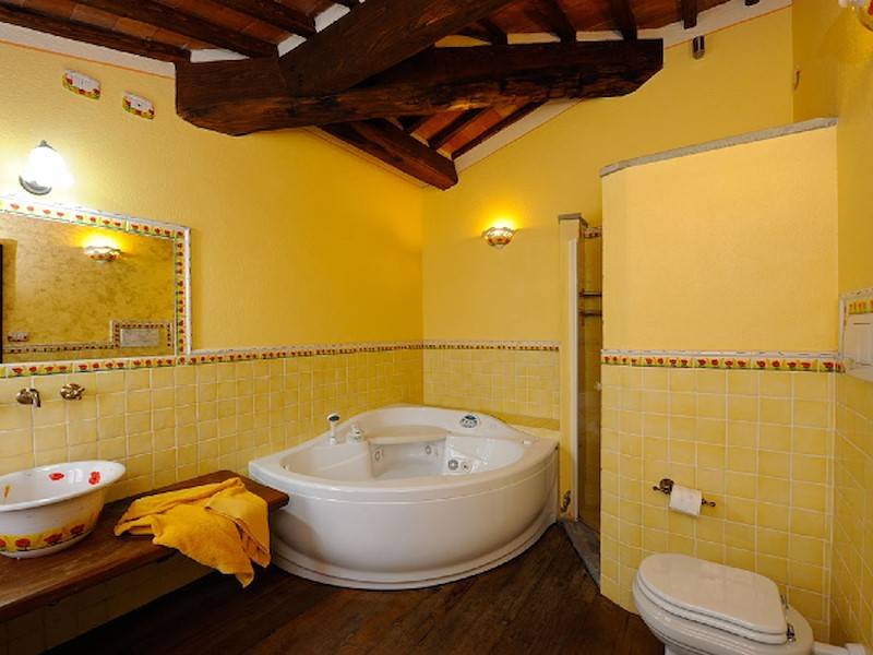 Relaxen Sie doch mal im Whirlpool!