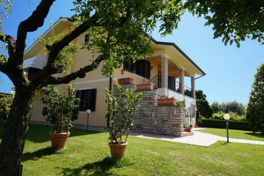 Das Landhaus in idyllischer und ruhiger Lage.