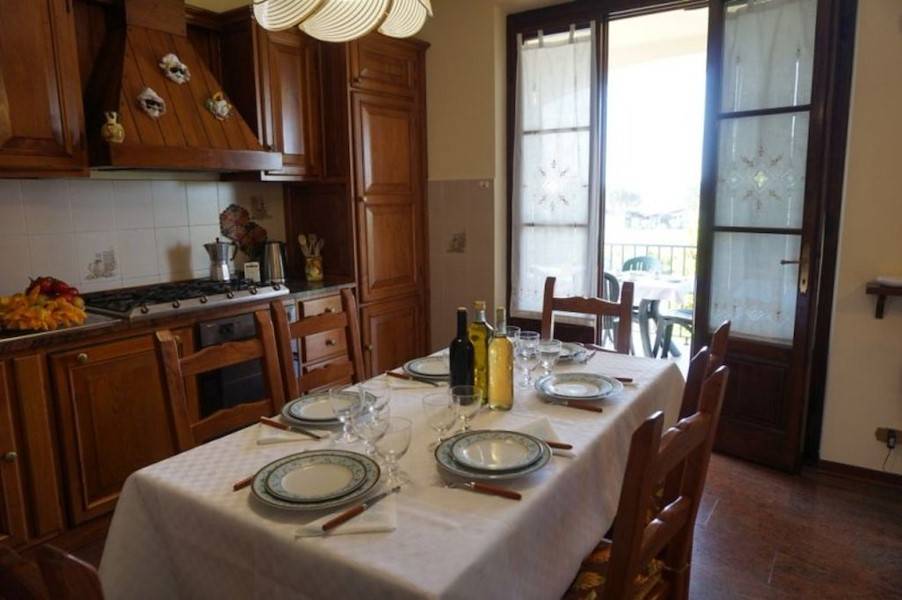 Kochen mit Freude auf dem Gaskochfeld in der gemütlichen Wohnküche.