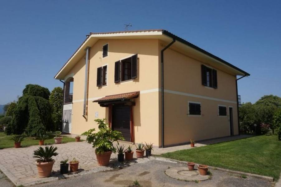 Herzlich willkommen im Landhaus mit eigenem Pool