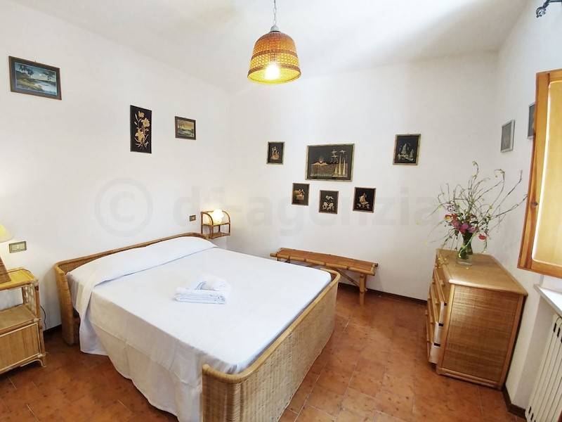 Helle und gemütliche Schlafzimmer zum Wohlfühlen.