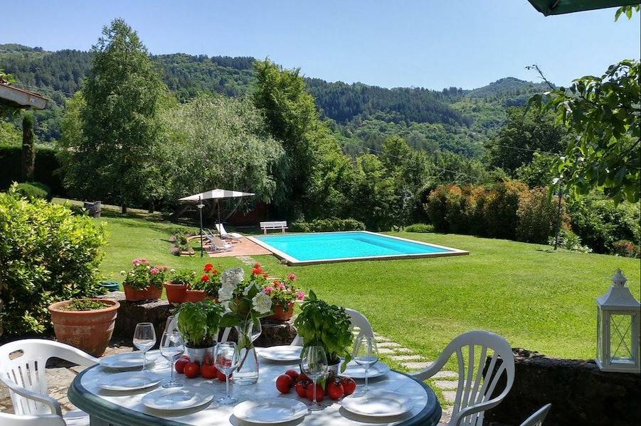 Wer Ruhe und Idylle mag, wird dieses Landhaus schätzen.